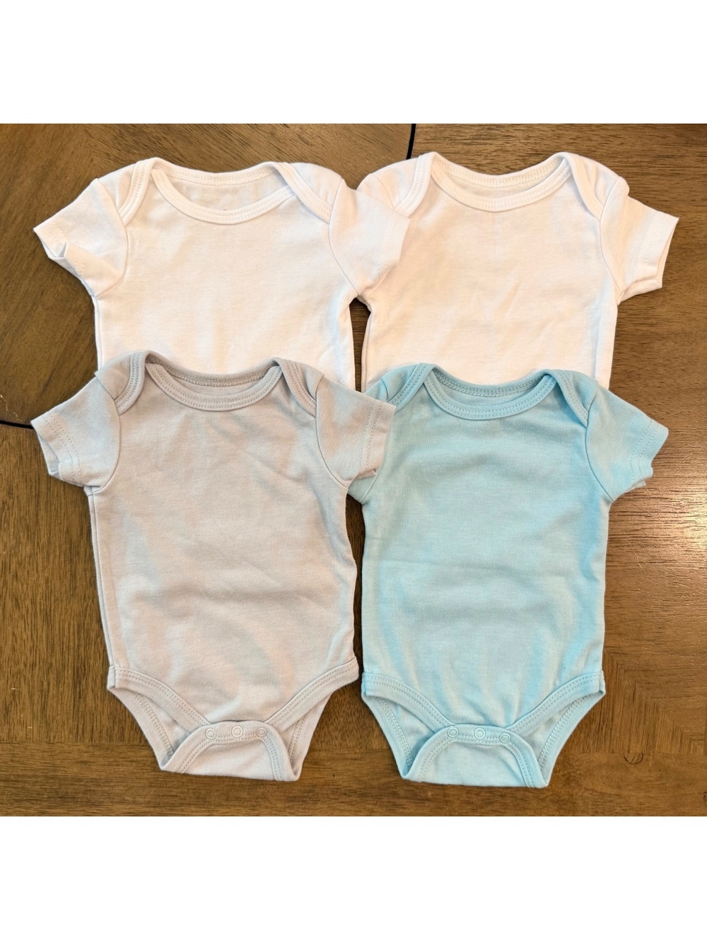 Baby Gear 4-Pack Short Sleeve Bodysuits Size 0-3 Months